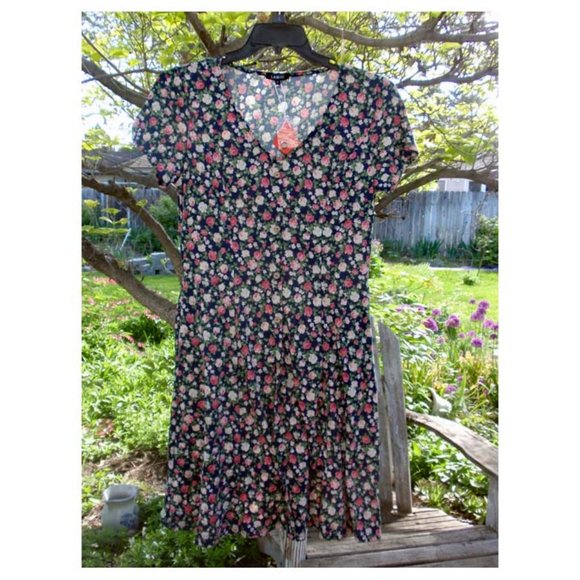 LAMIU Floral Dress Size Large - Picture 1 of 6